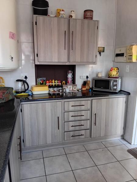 Apartment / Flat For Sale in Vanderbijlpark CW 3, Vanderbijlpark