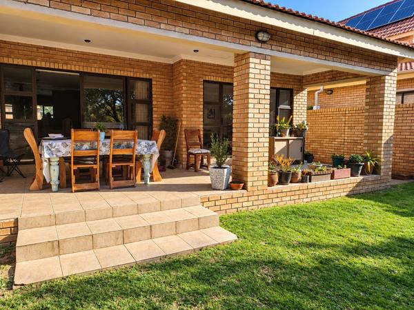 Townhouse For Sale in Vaalpark, Sasolburg